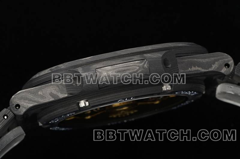 百达翡丽超级克隆手表DIW厂鹦鹉螺蓝黑盘碳纤维机械钢带款5711侧面实拍图
