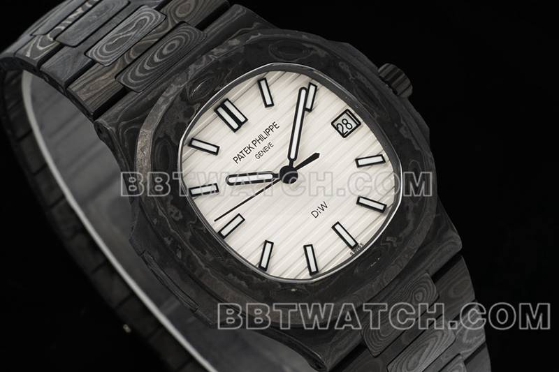 百达翡丽最佳复刻手表DIW厂鹦鹉螺白盘碳纤维机械钢带款5711正面实拍图