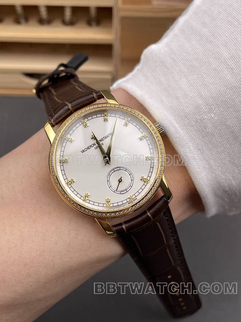 江诗丹顿顶级复刻手表XR厂传袭白盘2824机械机芯皮带款82172正面实拍图