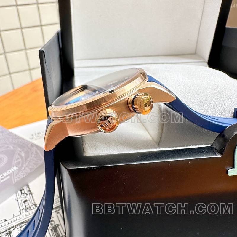 艾美1:1复刻手表原单奔涛S黑盘42mm机械蓝色橡胶款侧面实拍图