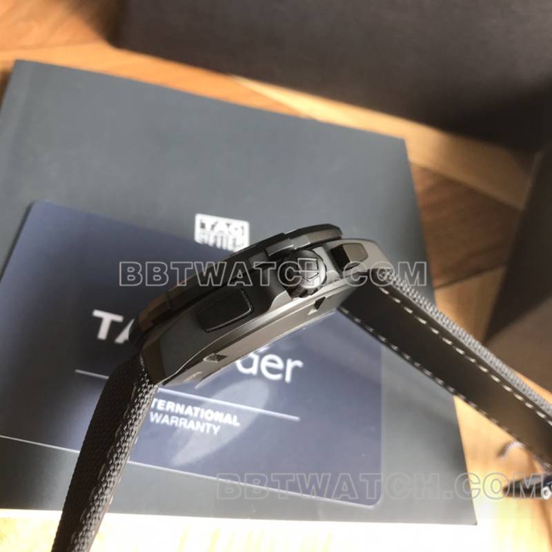 泰格豪雅最佳复刻手表竞潜灰盘43mm计时7750机械皮带款侧面实拍图