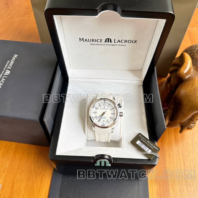 艾美超级克隆手表原单奔涛S白盘42mm机械白色橡胶款正面实拍图