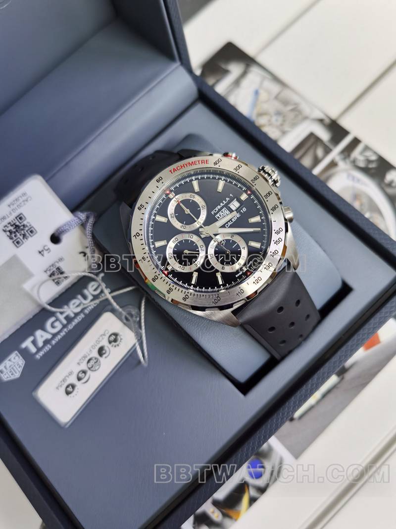 泰格豪雅最优复刻手表F1黑盘计时44mm机械橡胶款正面实拍图