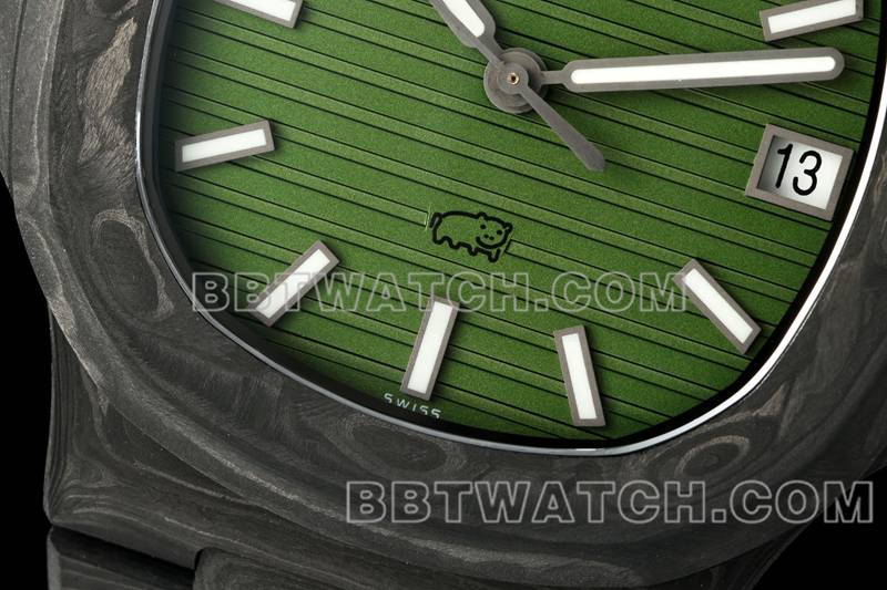 百达翡丽最优复刻手表DIW厂鹦鹉螺绿盘碳纤维机械钢带款5711正面实拍图