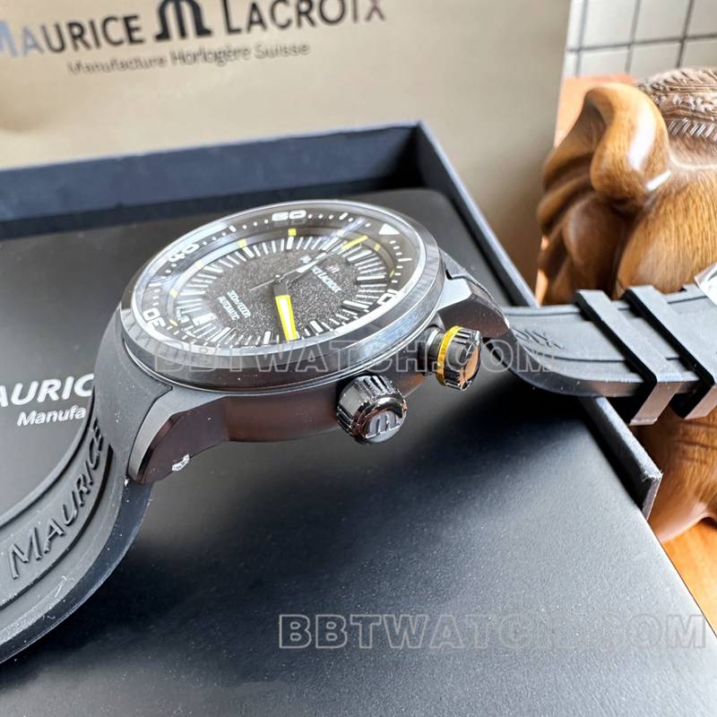 艾美最佳复刻手表原单奔涛S黑盘42mm机械黑色橡胶款侧面实拍图