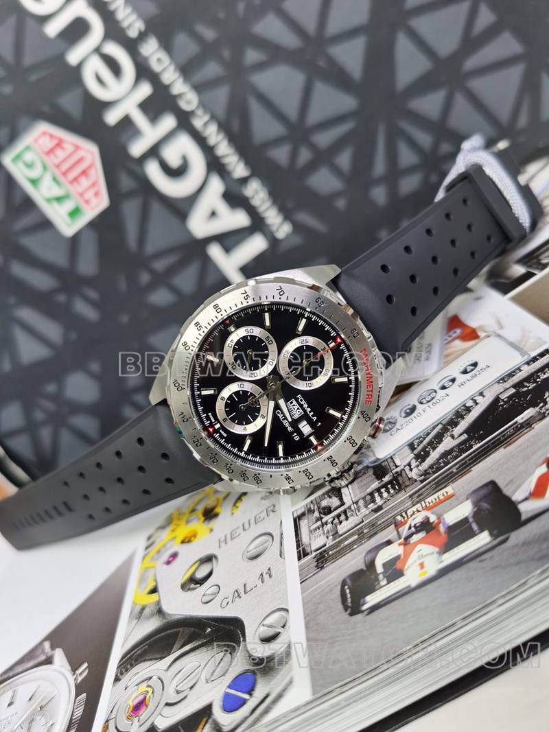 泰格豪雅最优复刻手表F1黑盘计时44mm机械橡胶款正面实拍图