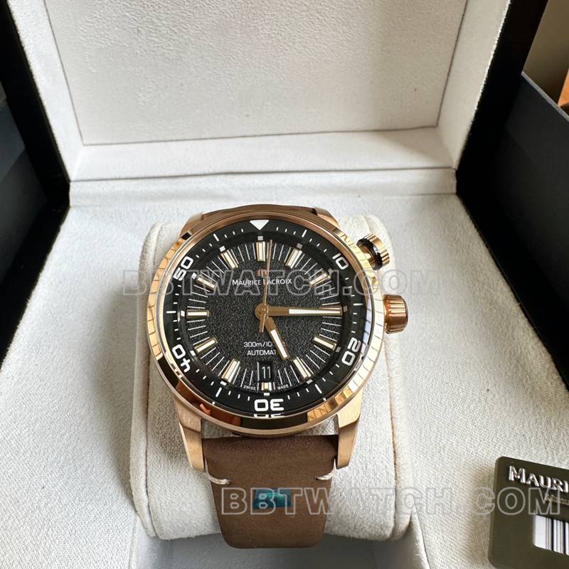 顶级复刻手表艾美原单奔涛S黑盘42mm机械棕色橡胶款正面实拍图