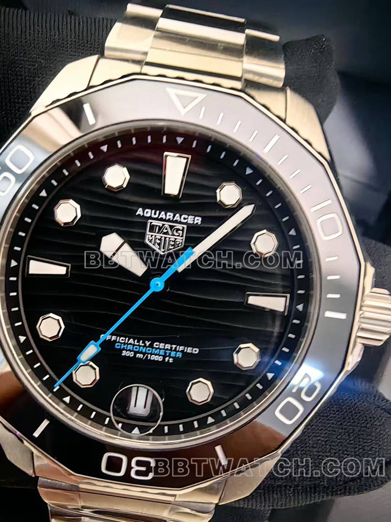 泰格豪雅顶级复刻手表原单竞潜黑盘钢带款正面实拍图