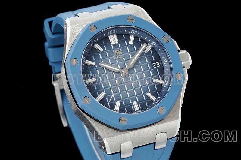 爱彼超级克隆手表APP厂皇家橡树离岸型烟熏蓝盘机械橡胶款15605正面实拍图