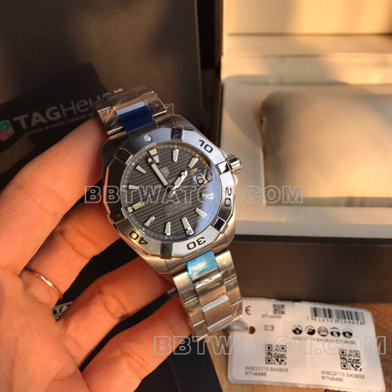 泰格豪雅超级克隆手表竞潜条纹灰盘41mm机械钢带款正面实拍图