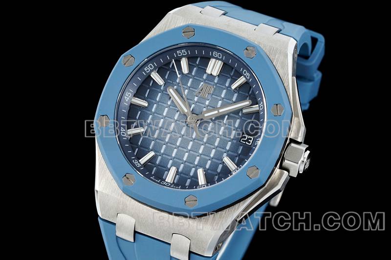 爱彼超级克隆手表APP厂皇家橡树离岸型烟熏蓝盘机械橡胶款15605正面实拍图
