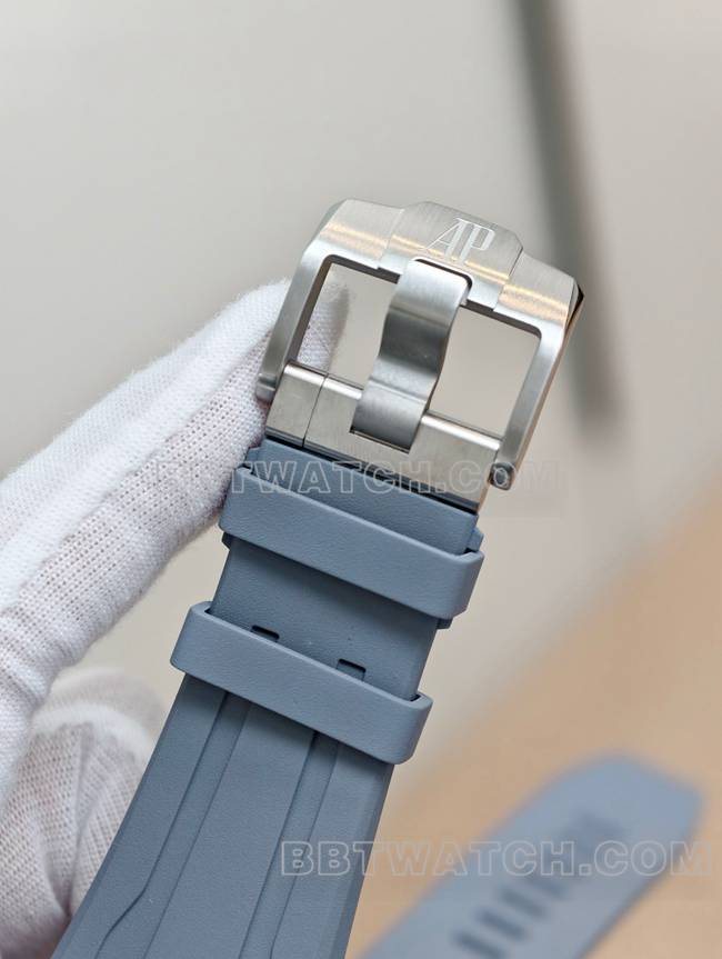 爱彼顶级复刻手表APS厂皇家橡树离岸型灰盘机械橡胶款26420表扣实拍图