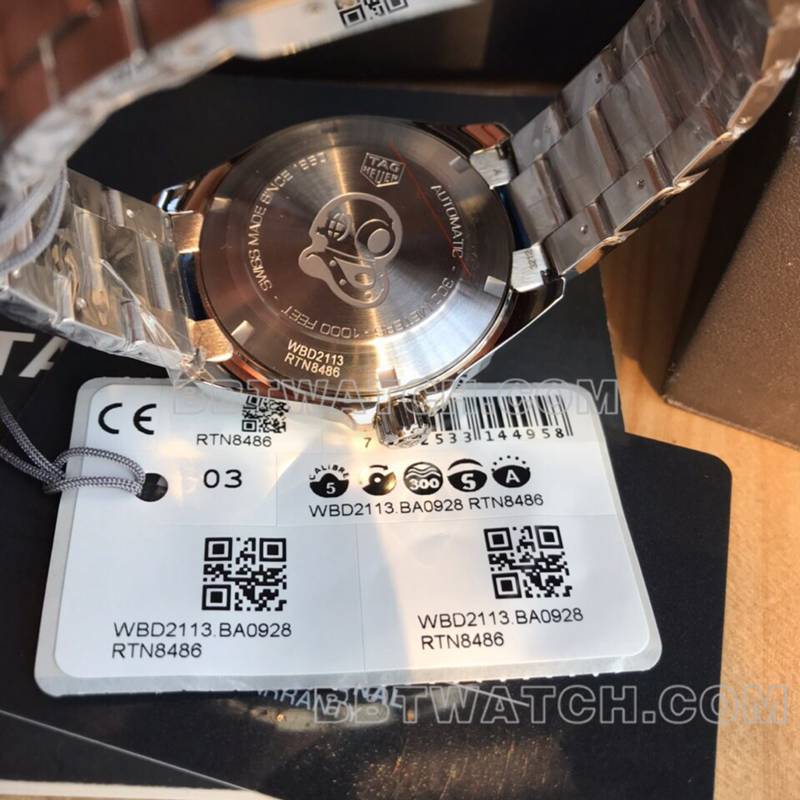 泰格豪雅超级克隆手表竞潜条纹灰盘41mm机械钢带款背面实拍图