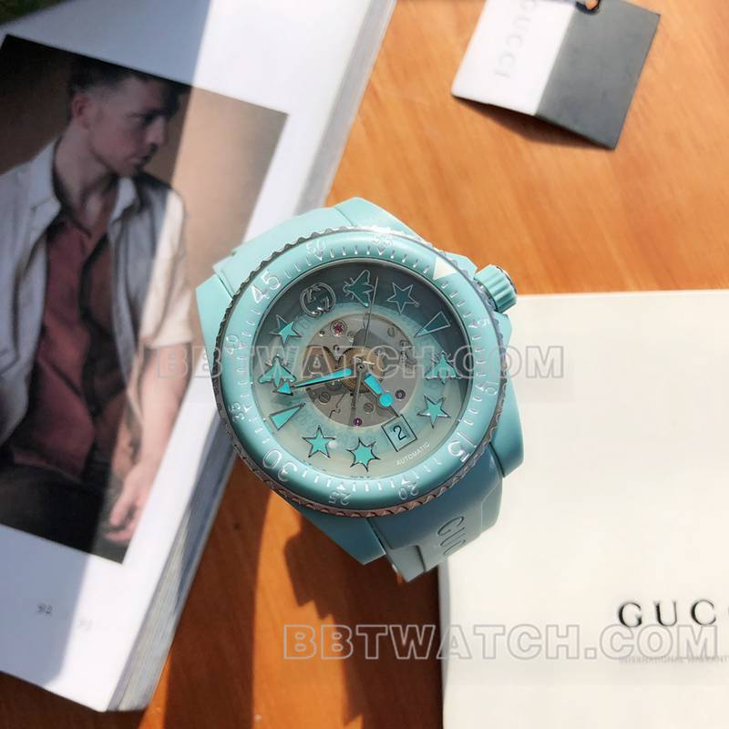 古驰1:1复刻手表40mm蓝盘SW200机械机械橡胶款正面实拍图