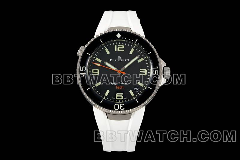 宝珀最佳复刻手表五十噚黑盘钛金属机械白色橡胶款正面实拍图