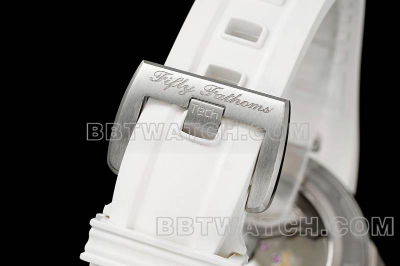 宝珀最佳复刻手表五十噚黑盘钛金属机械白色橡胶款表带实拍图