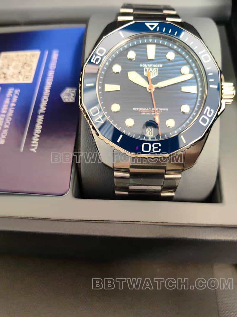 泰格豪雅1:1复刻手表原单竞潜蓝盘钢带款正面实拍图