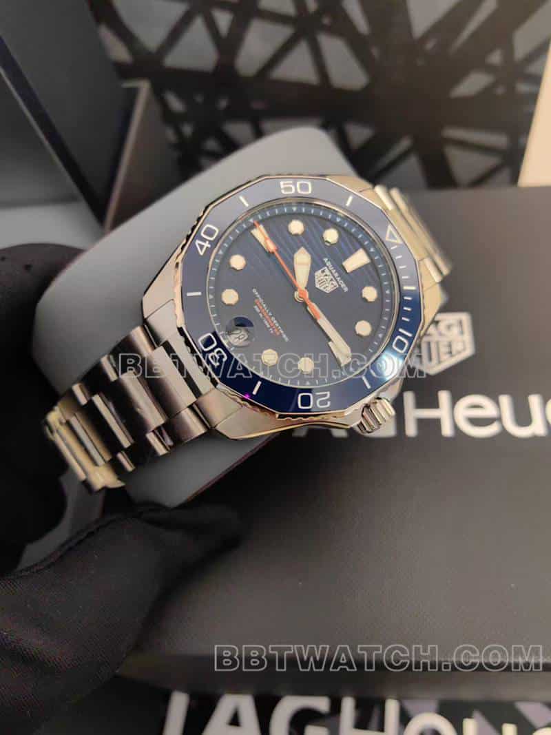 泰格豪雅1:1复刻手表原单竞潜蓝盘钢带款正面实拍图