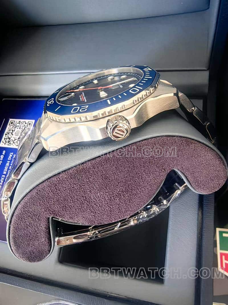 泰格豪雅1:1复刻手表原单竞潜蓝盘钢带款正面实拍图