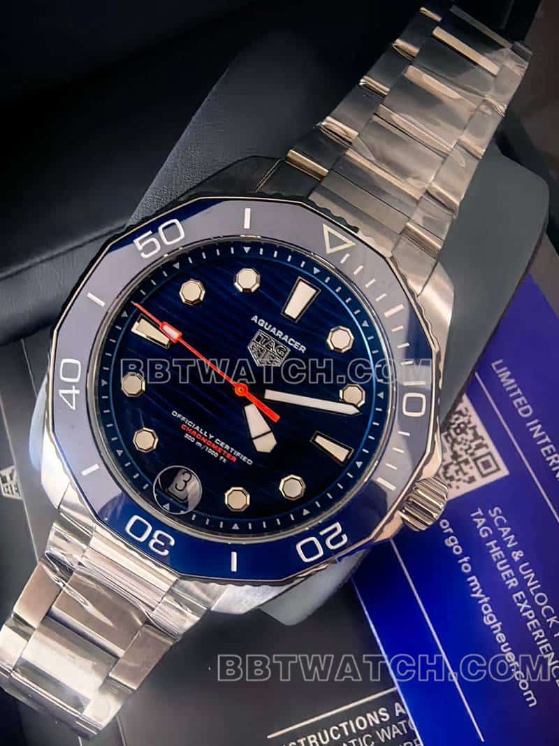 泰格豪雅1:1复刻手表原单竞潜蓝盘钢带款正面实拍图