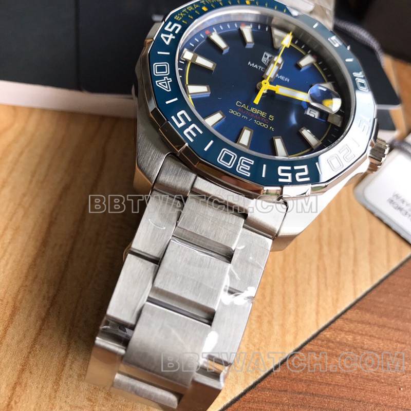 泰格豪雅超级克隆手表竞潜蓝盘黄针43mm机械钢带款正面实拍图