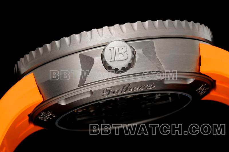 宝珀最优复刻手表五十噚黑盘钛金属机械橙色橡胶款侧面实拍图