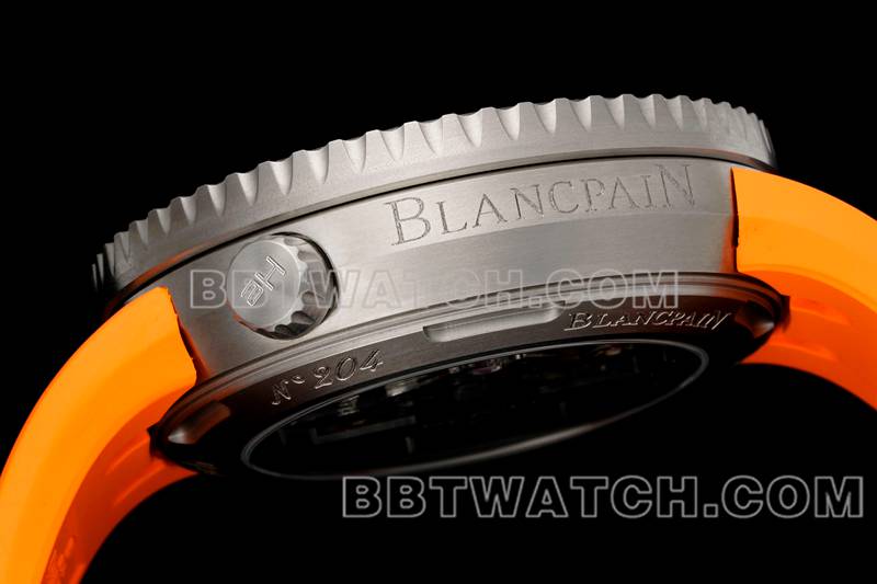 宝珀最优复刻手表五十噚黑盘钛金属机械橙色橡胶款侧面实拍图