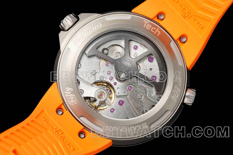 宝珀最优复刻手表五十噚黑盘钛金属机械橙色橡胶款背面实拍图