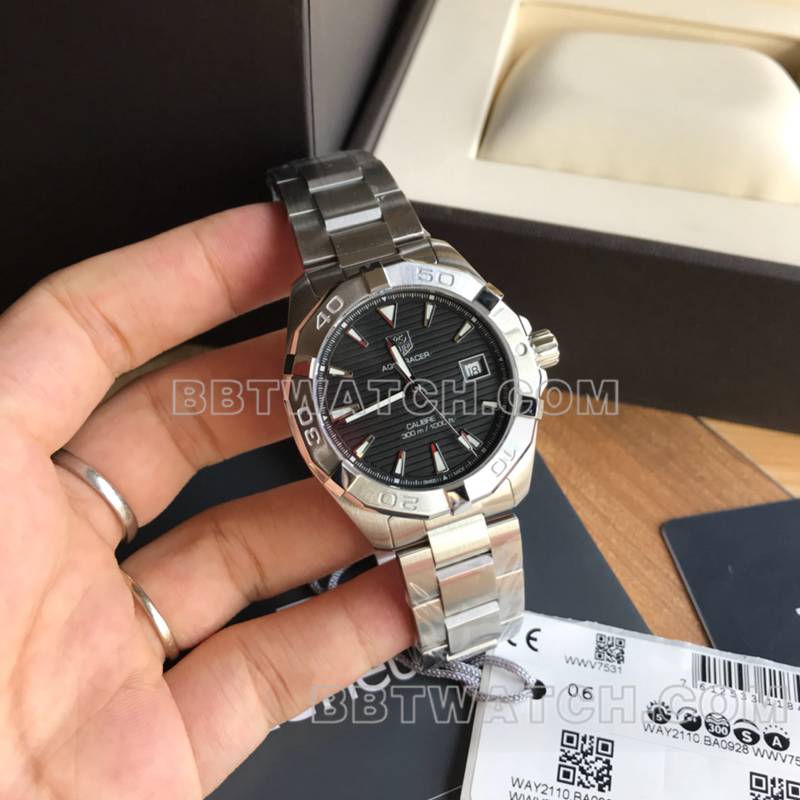 泰格豪雅顶级复刻手表竞潜条纹黑盘40.5mm机械钢带款正面实拍图