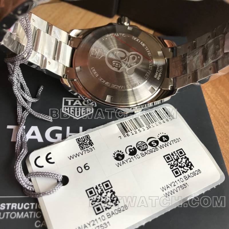 泰格豪雅顶级复刻手表竞潜条纹黑盘40.5mm机械钢带款背面实拍图