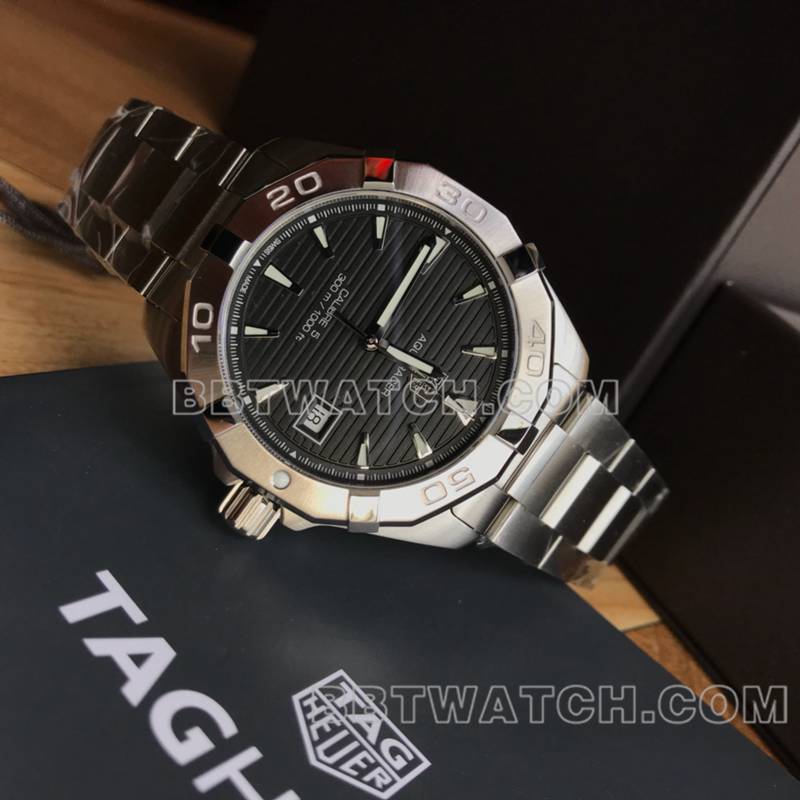 泰格豪雅顶级复刻手表竞潜条纹黑盘40.5mm机械钢带款正面实拍图