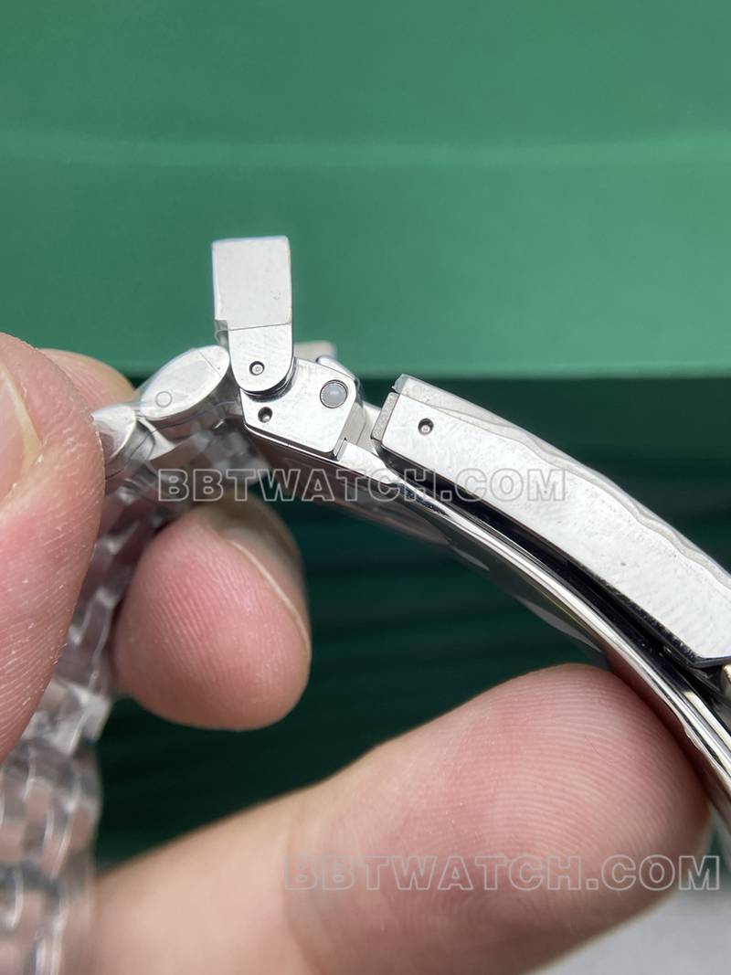 帝舵顶级复刻手表DIF厂碧湾41mm绿盘机械钢带款表扣实拍图