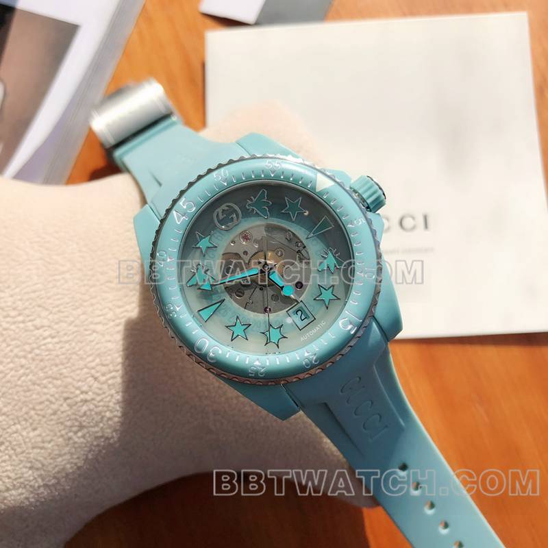 古驰1:1复刻手表40mm蓝盘SW200机械机械橡胶款正面实拍图