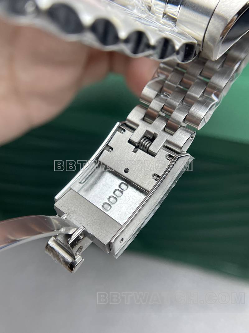 帝舵顶级复刻手表DIF厂碧湾41mm绿盘机械钢带款表扣实拍图