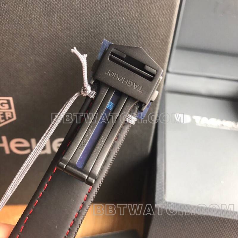 泰格豪雅最优复刻手表竞潜黑盘红色43mm钛金属机械皮带款表扣实拍图