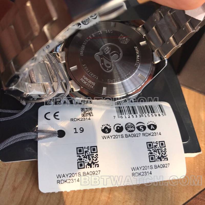 泰格豪雅1:1复刻手表竞潜绿盘43mm机械钢带款背面实拍图