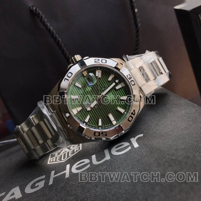 泰格豪雅超级克隆手表竞潜43mm条纹绿盘sw200-1机械机芯钢带款正面实拍图