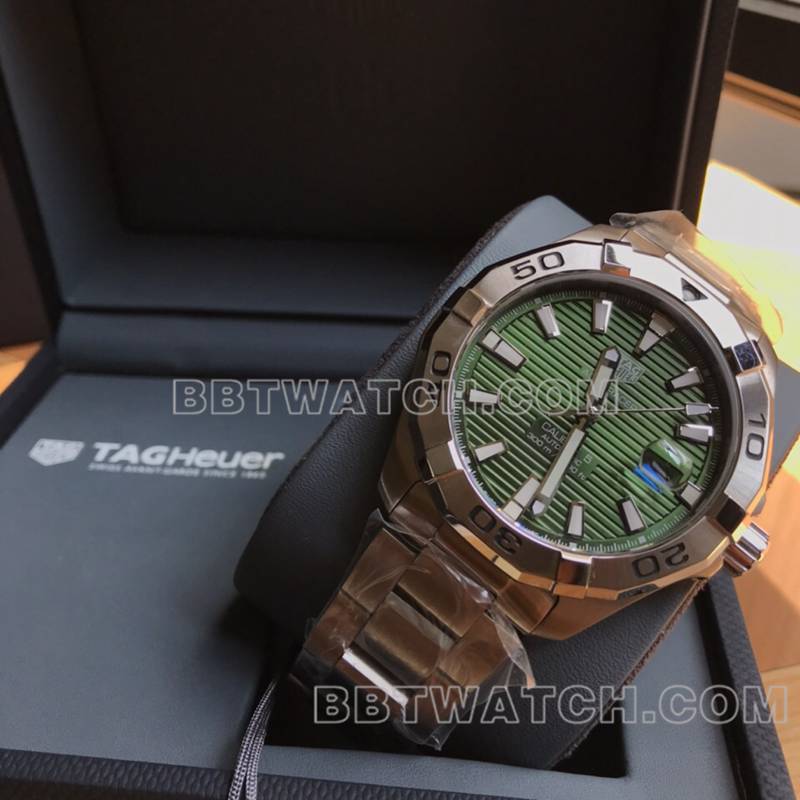 泰格豪雅超级克隆手表竞潜43mm条纹绿盘sw200-1机械机芯钢带款正面实拍图