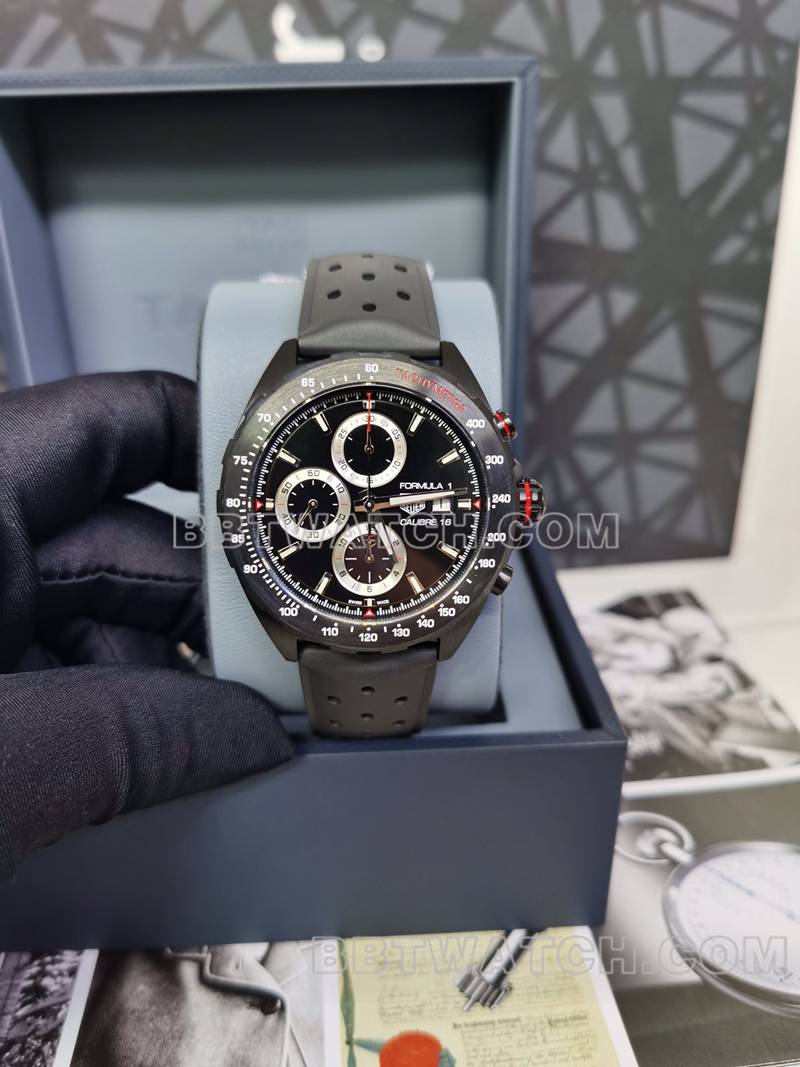 泰格豪雅最优复刻手表F1黑盘黑壳44mm计时机械橡胶款正面实拍图