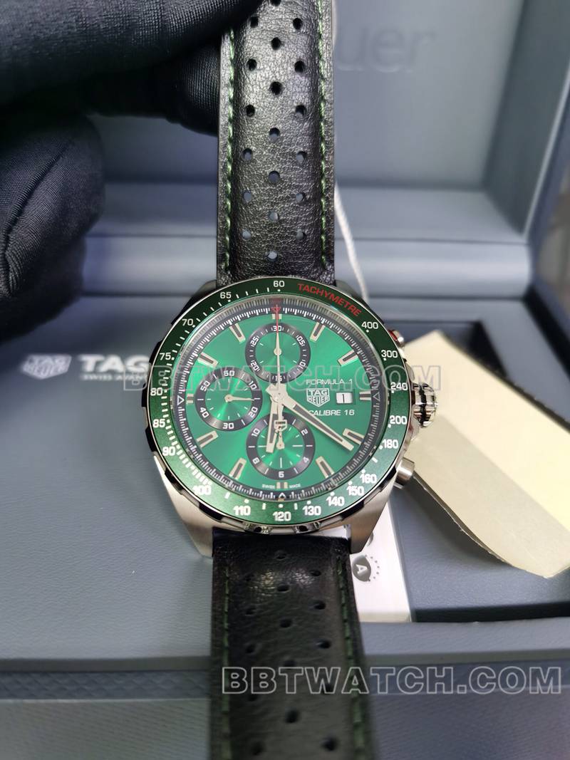 泰格豪雅1:1复刻手表F1绿盘44mm计时机械皮带款正面实拍图