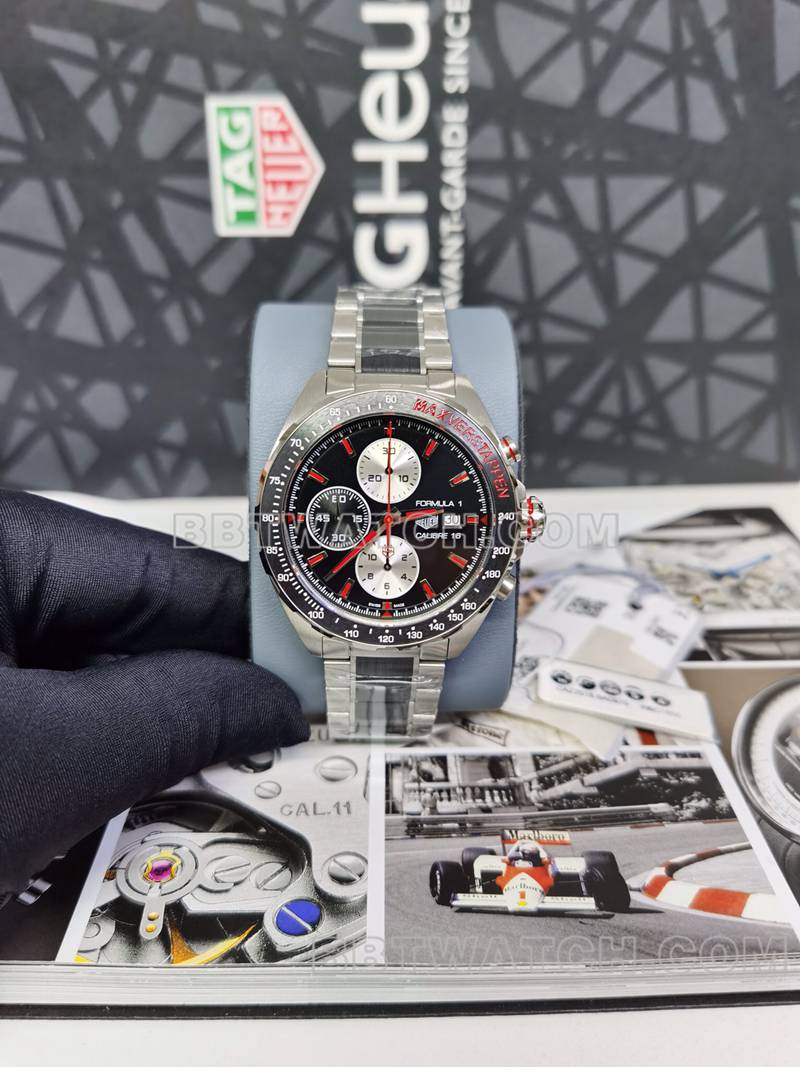 泰格豪雅超级克隆手表F1计时44mm黑盘机械钢带款正面实拍图