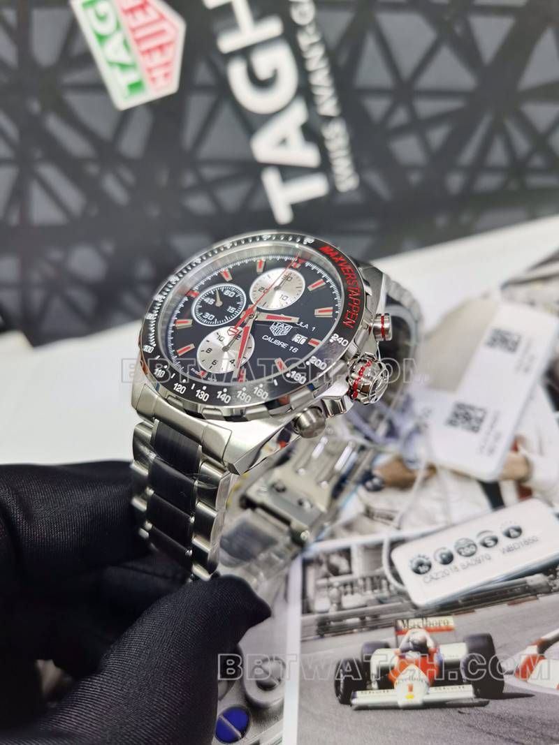 泰格豪雅超级克隆手表F1计时44mm黑盘机械钢带款侧面实拍图