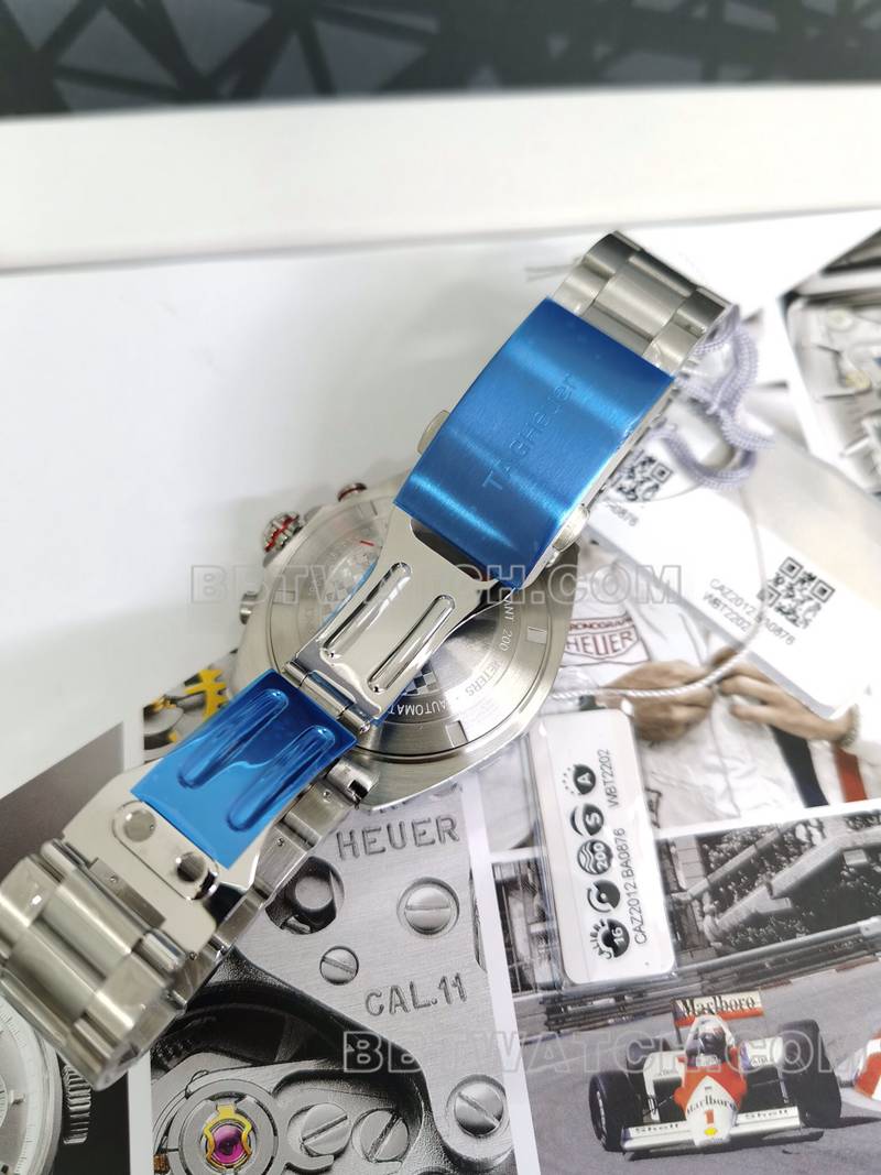 泰格豪雅最佳复刻手表F1计时44mm灰盘机械钢带款表扣实拍图