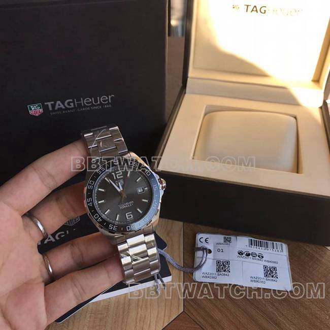 泰格豪雅最佳复刻手表F1灰盘43mm机械钢带款正面实拍图