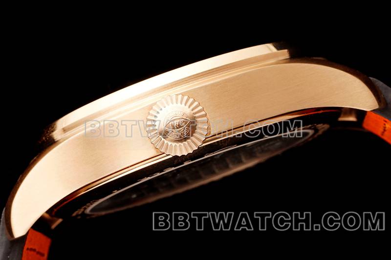 万国顶级复刻手表RMS厂飞行员蓝盘玫瑰金陀飞轮机械皮带款侧面实拍图