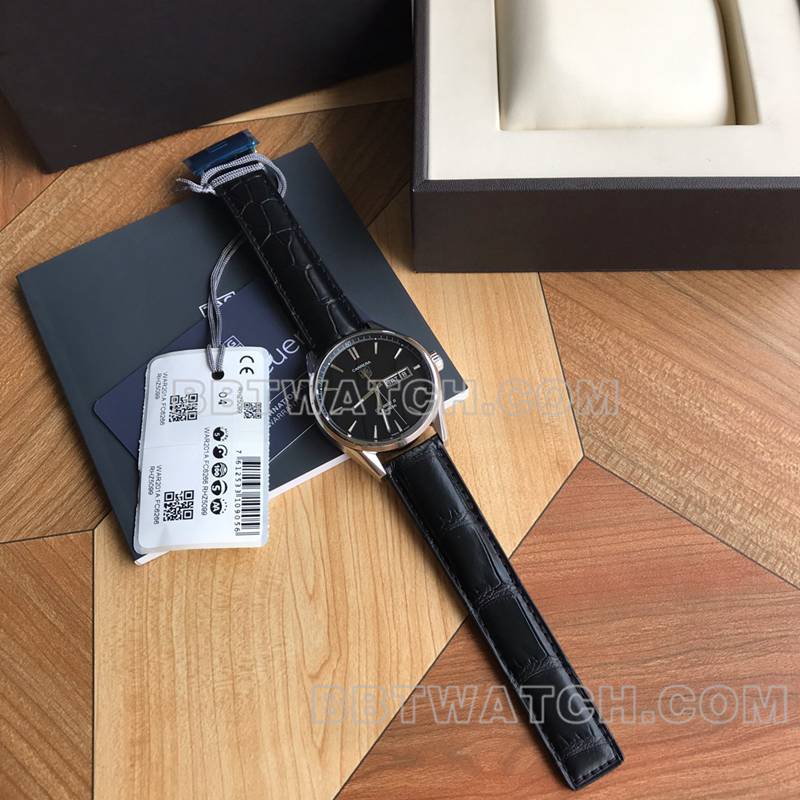 泰格豪雅1:1复刻手表卡莱拉黑盘双日历机械皮带款正面实拍图