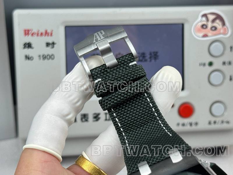 爱彼超级克隆手表LS厂皇家橡树离岸型43MM绿盘计时机械橡胶款26420表扣实拍图