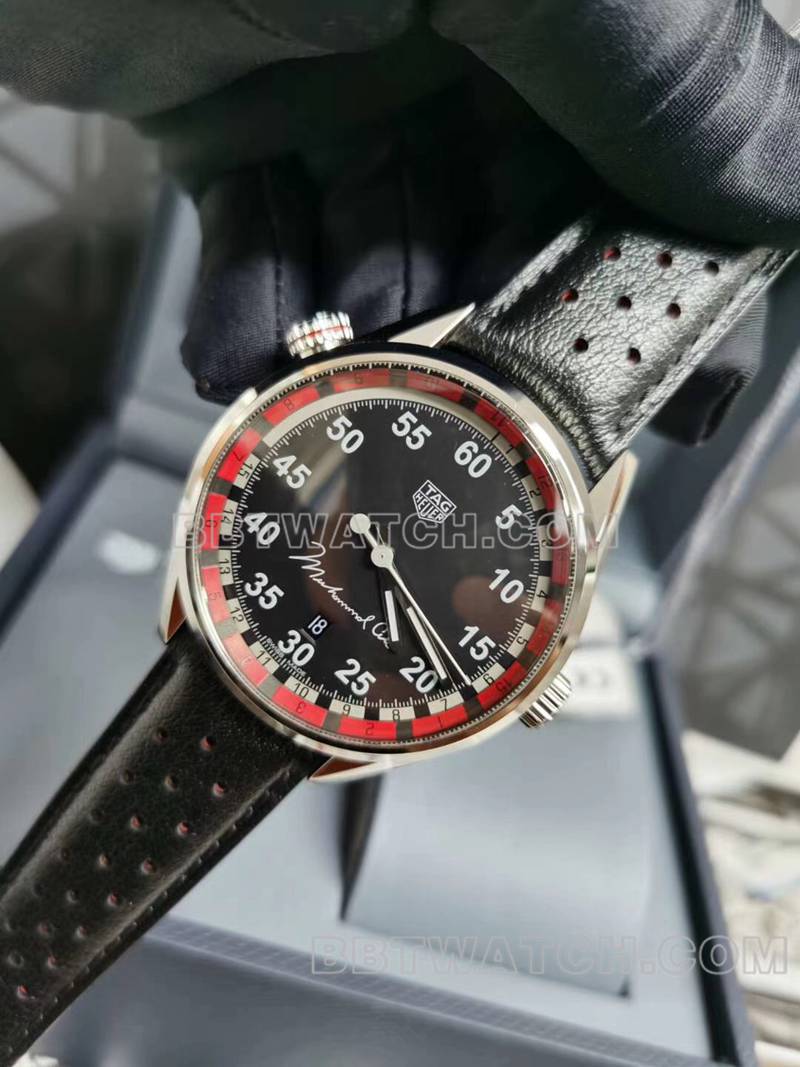 泰格豪雅最优复刻手表卡莱拉红黑盘43mm机械皮带款正面实拍图