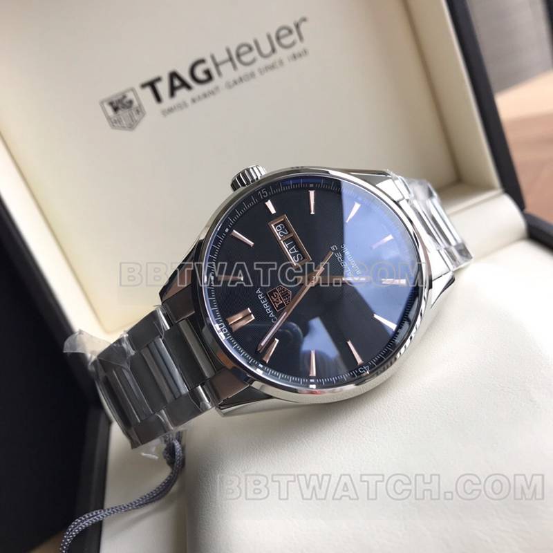 泰格豪雅1:1复刻手表原单卡莱拉黑盘金针双日历机械棕色钢带款正面实拍图