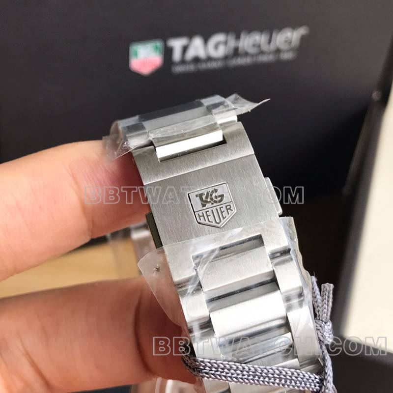 泰格豪雅超级克隆手表原单卡莱拉白盘金针双日历机械棕色钢带款表带实拍图
